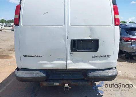 2005 Chevrolet Express G2500 из США, поврежденный, VIN 1GCGG25U151155014